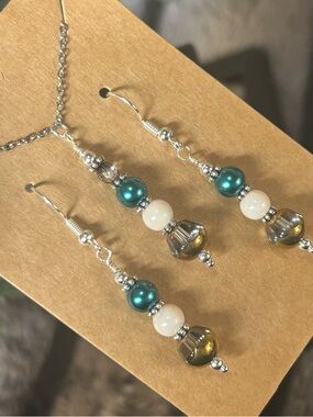 Handcrafted di-cut glass pearl crystal necklace and earring set